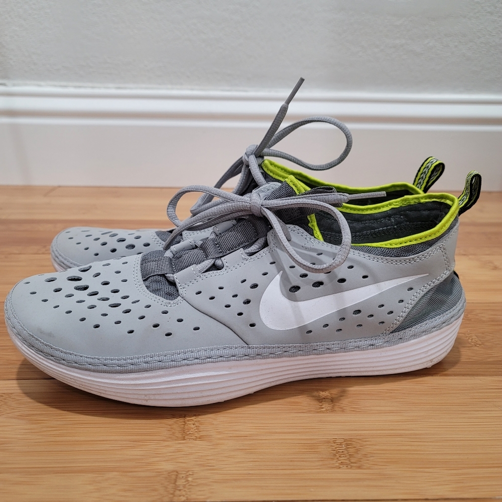 Nike Solarsoft Costa Low Running Shoes White Yellow Volt Mens size 10 631389-103